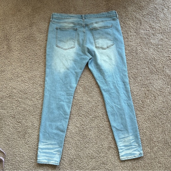 Fashion Nova Men Medium Wash Blue Big Time Patchwork Skinny Jeans Size 38 - Picture 6 of 13